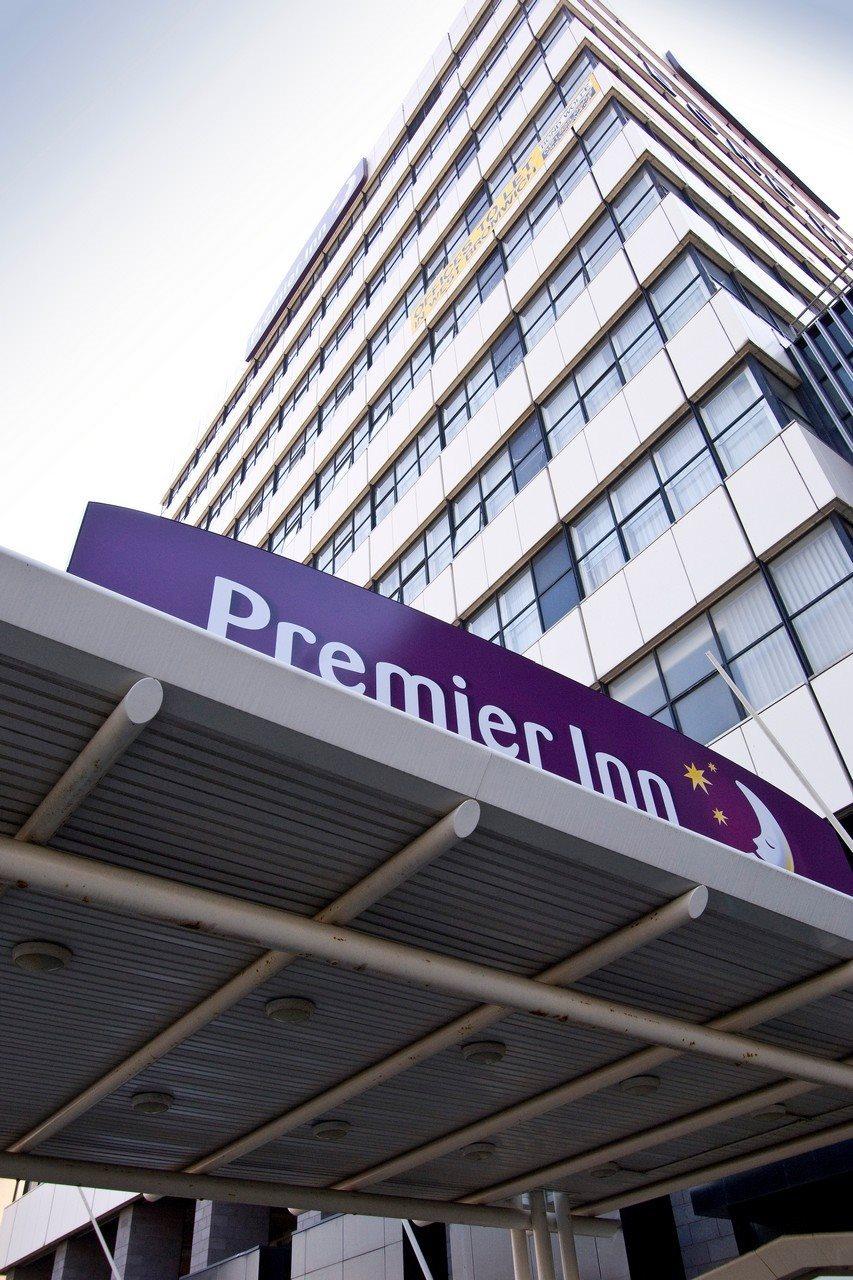 Premier Inn West Bromwich Central Экстерьер фото